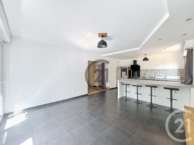 Appartement F3 &agrave; louer - 3 pi&egrave;ces - 68 m2 - Melun - 77 - ILE-DE-FRANCE