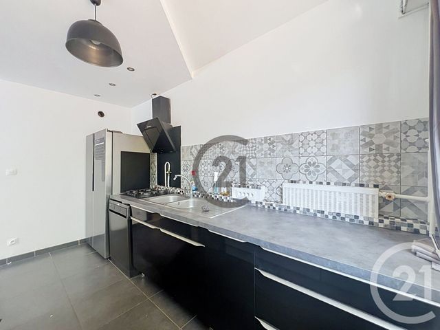 Appartement F3 &agrave; louer - 3 pi&egrave;ces - 68 m2 - Melun - 77 - ILE-DE-FRANCE