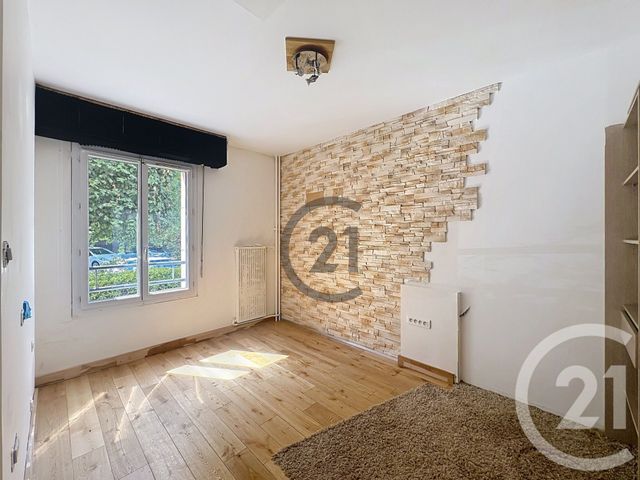Appartement F3 &agrave; louer - 3 pi&egrave;ces - 68 m2 - Melun - 77 - ILE-DE-FRANCE