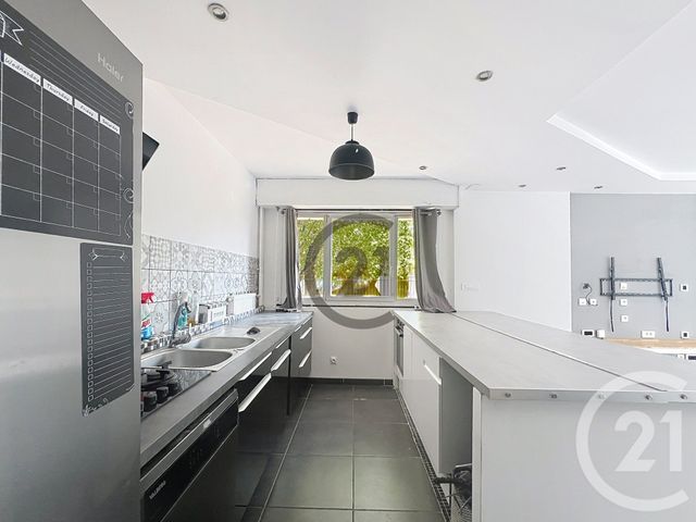 Appartement F3 &agrave; louer - 3 pi&egrave;ces - 68 m2 - Melun - 77 - ILE-DE-FRANCE