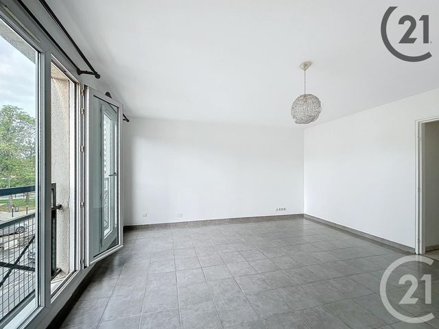 Appartement &agrave; louer - 2 pi&egrave;ces - 55,77 m2 - Dammarie Les Lys - 77 - ILE-DE-FRANCE