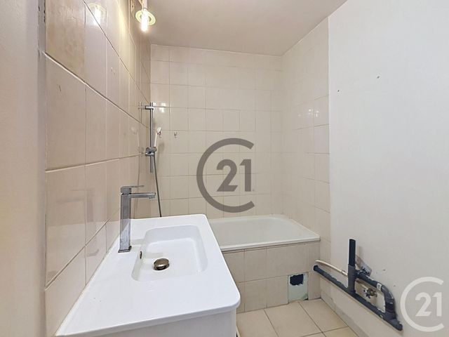 Appartement F4 &agrave; louer - 4 pi&egrave;ces - 76 m2 - Le Mee Sur Seine - 77 - ILE-DE-FRANCE