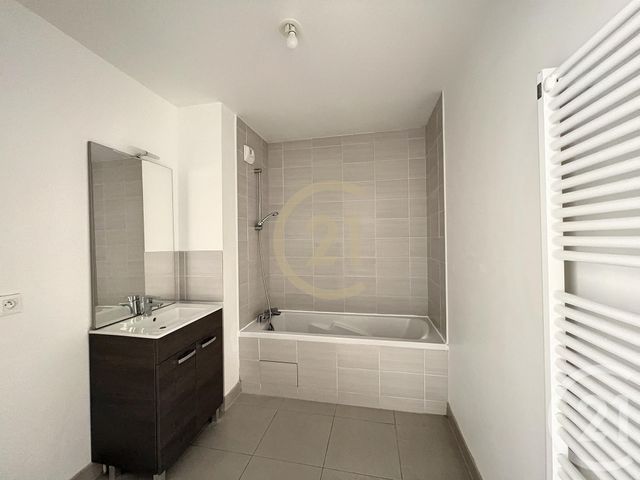 Appartement F4 &agrave; louer - 4 pi&egrave;ces - 67,30 m2 - Melun - 77 - ILE-DE-FRANCE