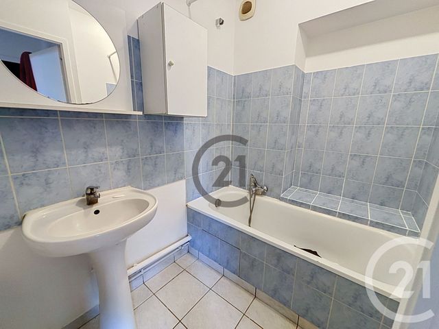 Appartement F2 &agrave; louer - 2 pi&egrave;ces - 41,71 m2 - Melun - 77 - ILE-DE-FRANCE