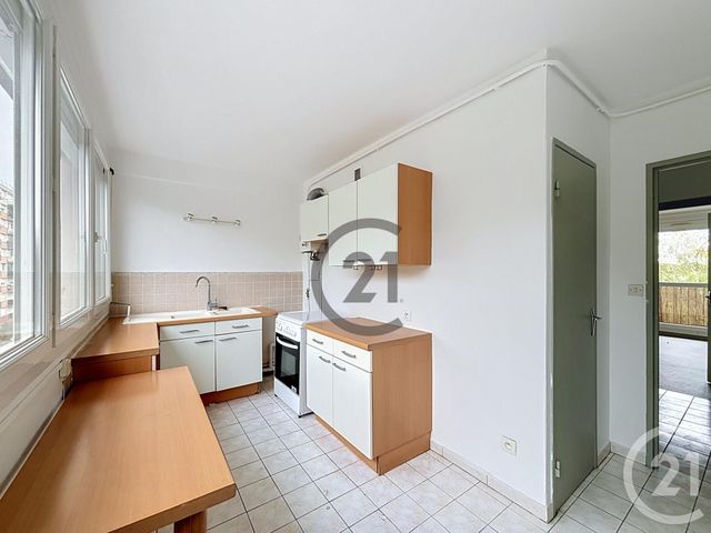 Appartement &agrave; louer - 5 pi&egrave;ces - 81,09 m2 - Avon - 77 - ILE-DE-FRANCE