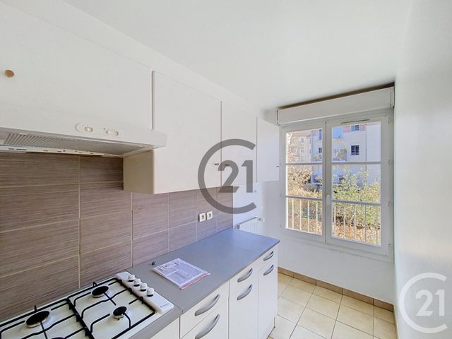 Appartement F2 &agrave; louer - 2 pi&egrave;ces - 46,59 m2 - Melun - 77 - ILE-DE-FRANCE
