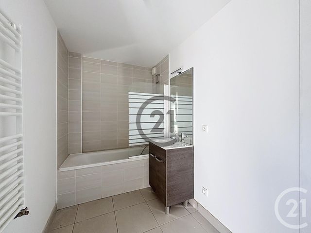 Appartement F3 &agrave; louer - 3 pi&egrave;ces - 62,80 m2 - Dammarie Les Lys - 77 - ILE-DE-FRANCE
