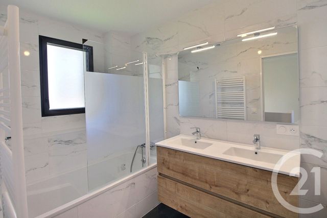 Maison &agrave; louer - 4 pi&egrave;ces - 87,80 m2 - Chens Sur Leman - 74 - RHONE-ALPES