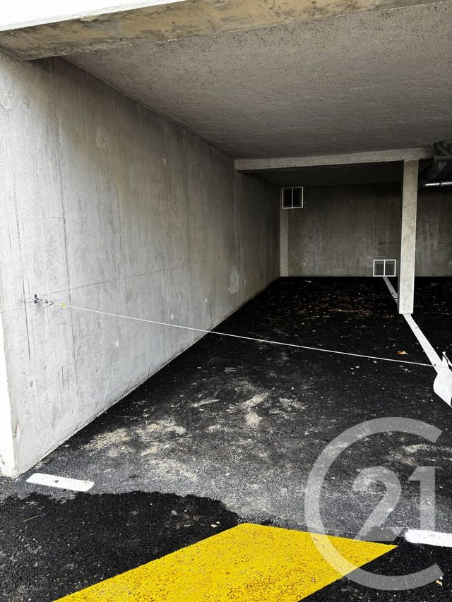 parking - THONON LES BAINS - 74