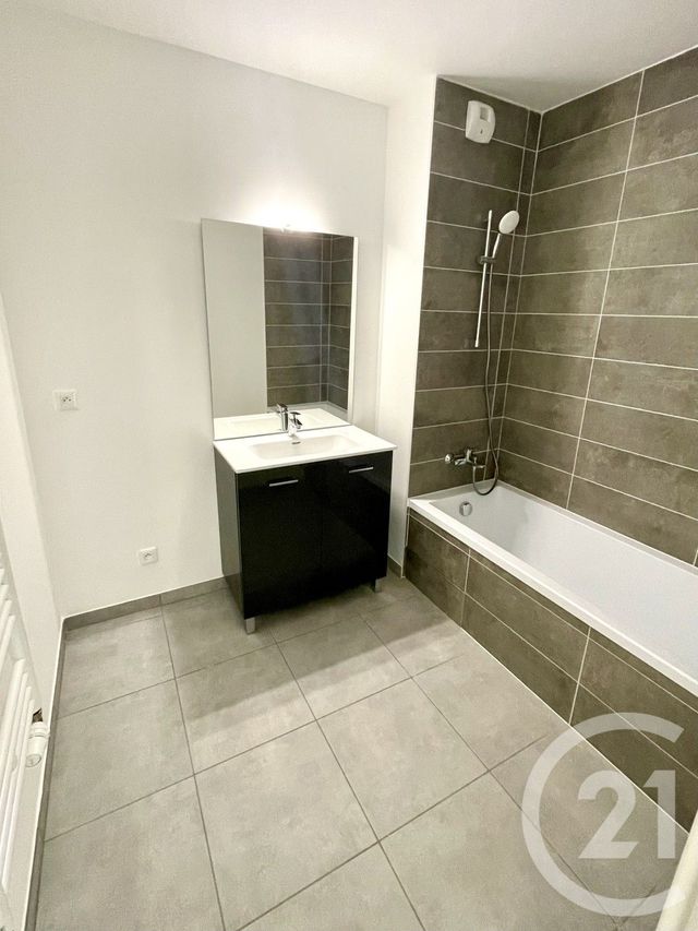 Appartement F3 &agrave; louer - 3 pi&egrave;ces - 60,41 m2 - Lyaud - 74 - RHONE-ALPES