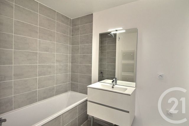 Appartement T3 &agrave; louer - 3 pi&egrave;ces - 73,46 m2 - Thonon Les Bains - 74 - RHONE-ALPES