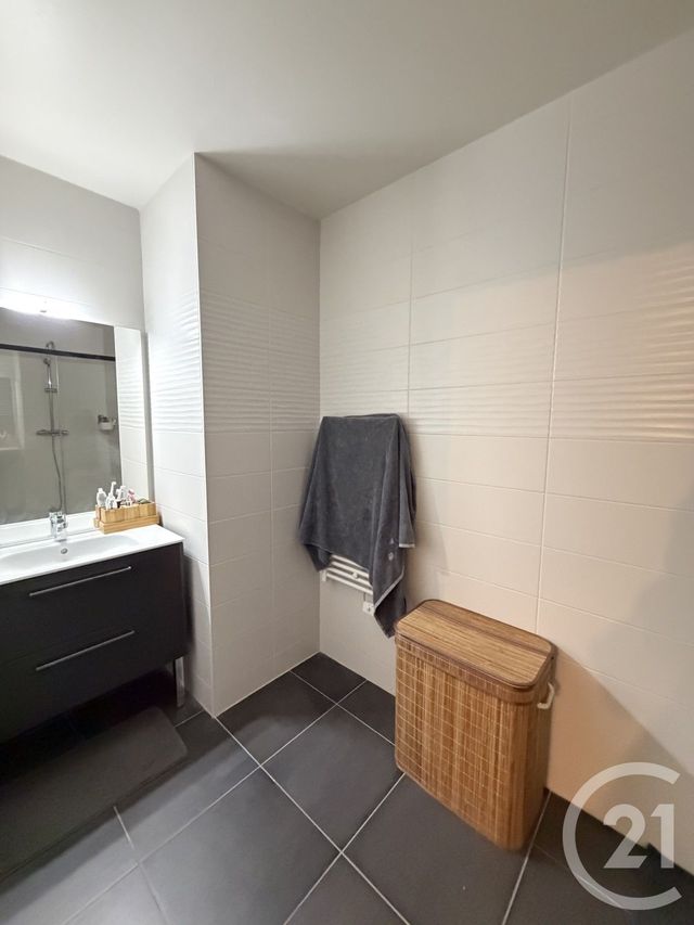 Appartement T3 &agrave; louer - 3 pi&egrave;ces - 55,24 m2 - Evian Les Bains - 74 - RHONE-ALPES