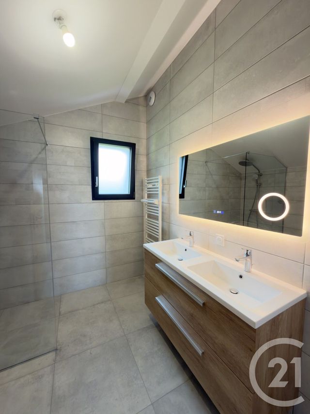 Maison &agrave; louer - 5 pi&egrave;ces - 137,50 m2 - Publier - 74 - RHONE-ALPES