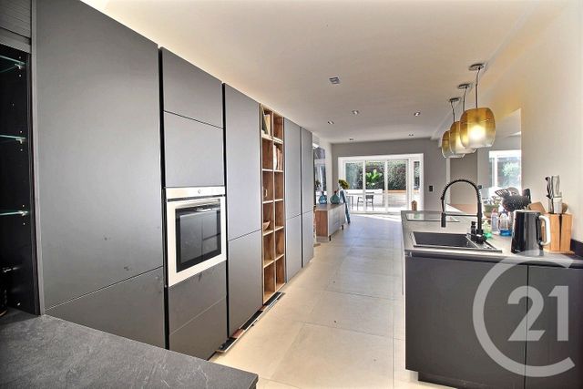 Maison à vendre - 5 pièces - 141,31 m2 - Chateauneuf Grasse - 06 - PROVENCE-ALPES-COTE-D-AZUR