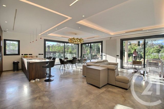 Maison à vendre - 5 pièces - 175 m2 - Valbonne - 06 - PROVENCE-ALPES-COTE-D-AZUR