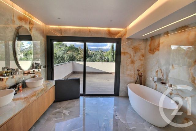 Maison à vendre - 5 pièces - 175 m2 - Valbonne - 06 - PROVENCE-ALPES-COTE-D-AZUR