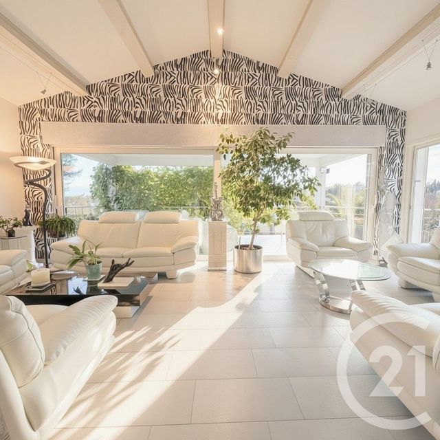 Maison &agrave; vendre - 7 pi&egrave;ces - 203,65 m2 - Valbonne - 06 - PROVENCE-ALPES-COTE-D-AZUR