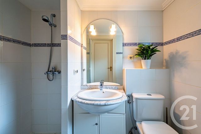 Maison à vendre - 5 pièces - 143 m2 - Chateauneuf Grasse - 06 - PROVENCE-ALPES-COTE-D-AZUR