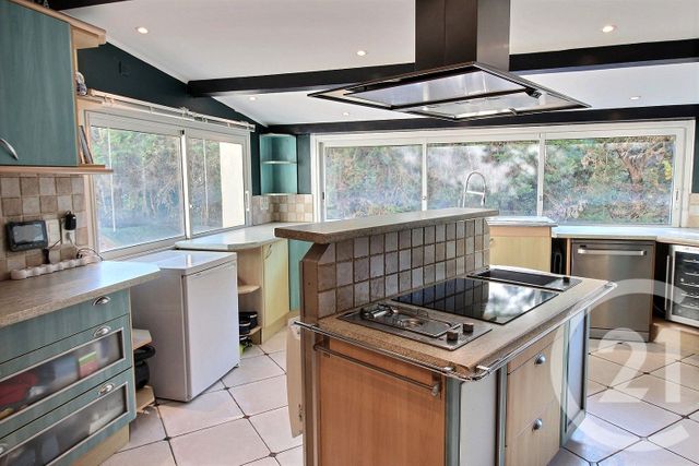 Maison à vendre - 5 pièces - 143 m2 - Chateauneuf Grasse - 06 - PROVENCE-ALPES-COTE-D-AZUR