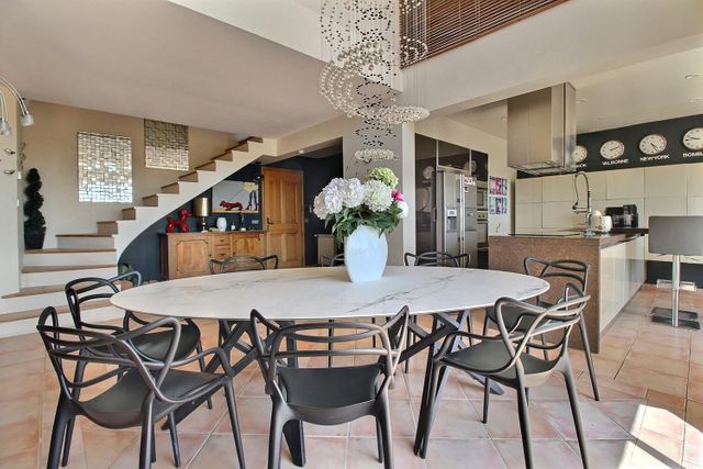 Maison à vendre - 7 pièces - 227 m2 - Valbonne - 06 - PROVENCE-ALPES-COTE-D-AZUR