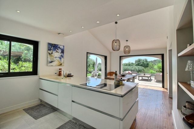 Maison &agrave; vendre - 7 pi&egrave;ces - 293,28 m2 - Valbonne - 06 - PROVENCE-ALPES-COTE-D-AZUR