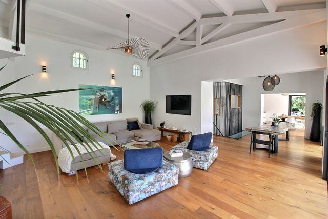 Maison &agrave; vendre - 7 pi&egrave;ces - 293,28 m2 - Valbonne - 06 - PROVENCE-ALPES-COTE-D-AZUR