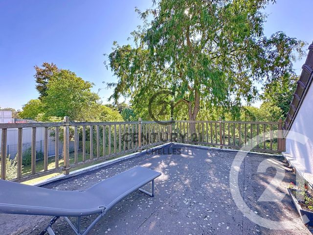 Maison à vendre - 9 pièces - 175 m2 - Chelles - 77 - ILE-DE-FRANCE