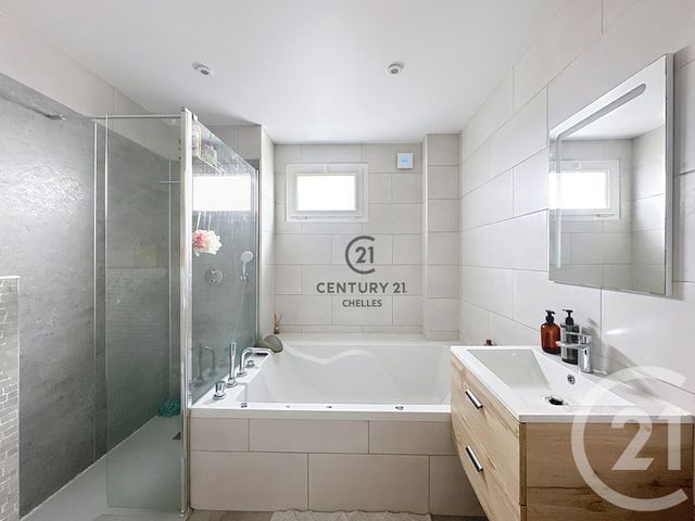 Maison &agrave; vendre - 7 pi&egrave;ces - 140 m2 - Vaires Sur Marne - 77 - ILE-DE-FRANCE