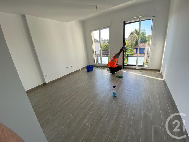 Appartement F1 &agrave; louer - 1 pi&egrave;ce - 27,95 m2 - Villiers Sur Marne - 94 - ILE-DE-FRANCE