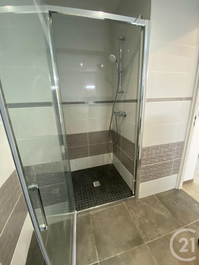 Appartement F1 &agrave; louer - 1 pi&egrave;ce - 27,95 m2 - Villiers Sur Marne - 94 - ILE-DE-FRANCE