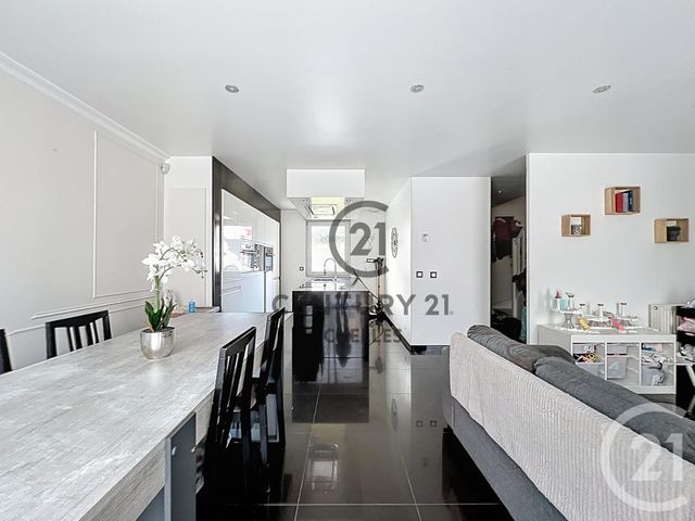 Maison &agrave; louer - 5 pi&egrave;ces - 81,04 m2 - Montfermeil - 93 - ILE-DE-FRANCE