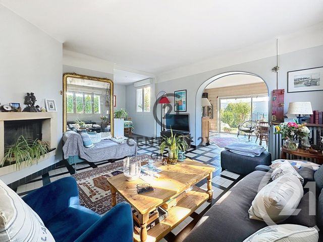 Maison &agrave; vendre - 9 pi&egrave;ces - 175 m2 - Chelles - 77 - ILE-DE-FRANCE