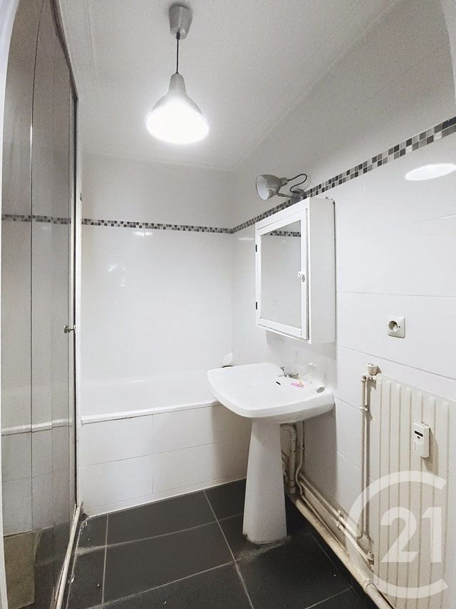 Appartement F2 à vendre - 2 pièces - 65,99 m2 - St Denis - 93 - ILE-DE-FRANCE