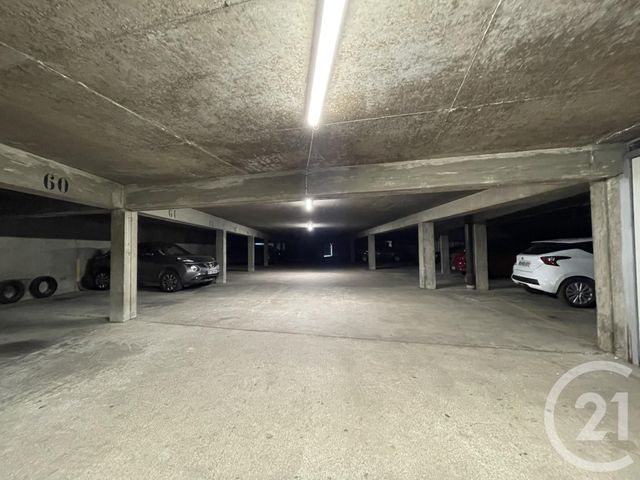 parking - L ILE ST DENIS - 93