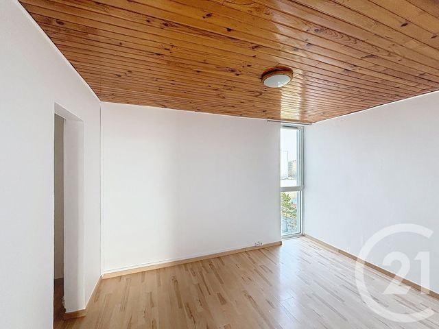 Appartement F3 à vendre - 3 pièces - 55,73 m2 - St Denis - 93 - ILE-DE-FRANCE