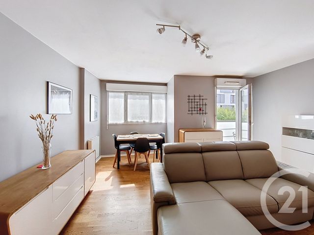 Appartement F4 à vendre - 4 pièces - 75,91 m2 - St Denis - 93 - ILE-DE-FRANCE