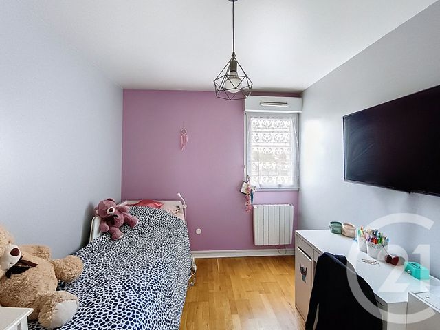 Appartement F4 à vendre - 4 pièces - 75,91 m2 - St Denis - 93 - ILE-DE-FRANCE