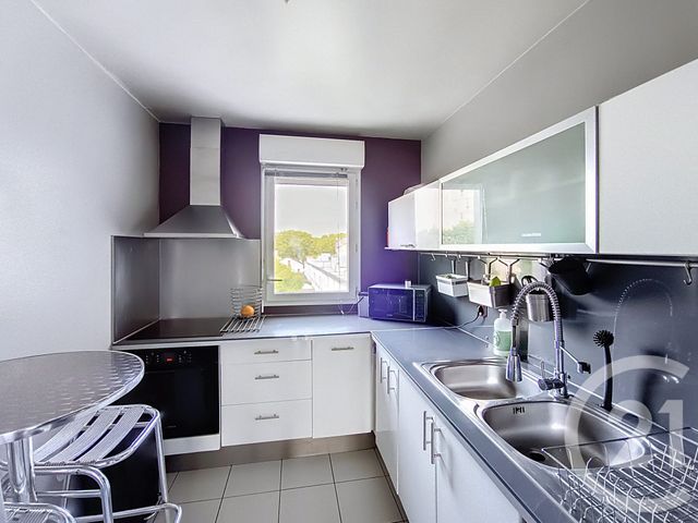 Appartement F4 à vendre - 4 pièces - 75,91 m2 - St Denis - 93 - ILE-DE-FRANCE