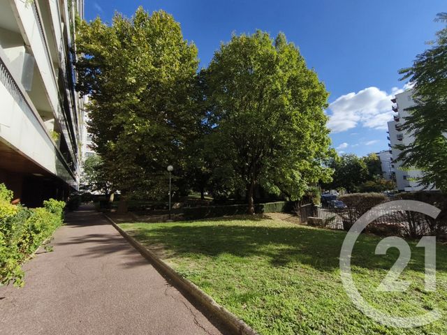 Appartement F3 à vendre - 3 pièces - 64,79 m2 - St Denis - 93 - ILE-DE-FRANCE