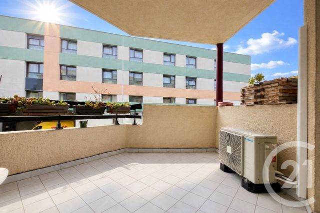 Appartement T3 &agrave; louer - 3 pi&egrave;ces - 65 m2 - Ales - 30 - LANGUEDOC-ROUSSILLON
