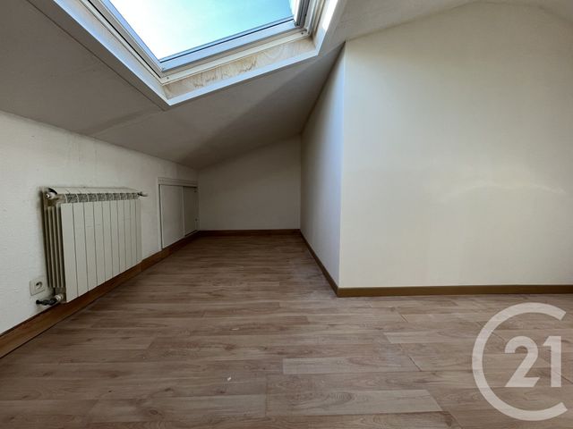 Appartement Duplex &agrave; louer - 3 pi&egrave;ces - 65,47 m2 - Ales - 30 - LANGUEDOC-ROUSSILLON