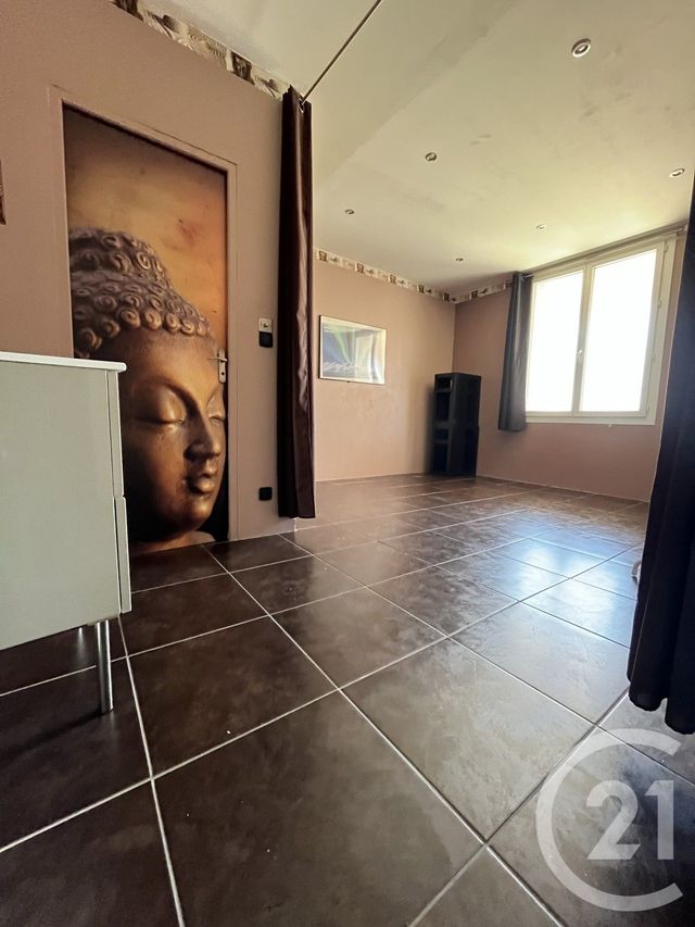 Local commercial à louer - 77.0 m2 - 30 - Gard