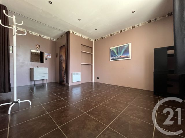 Local commercial à louer - 77.0 m2 - 30 - Gard