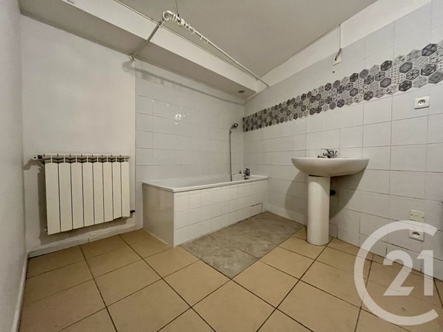 Appartement F3 &agrave; louer - 3 pi&egrave;ces - 93,98 m2 - Ales - 30 - LANGUEDOC-ROUSSILLON