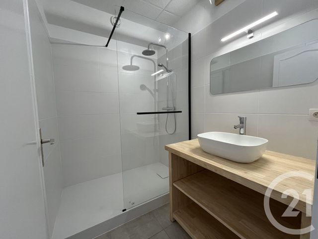 Appartement F3 &agrave; louer - 3 pi&egrave;ces - 70 m2 - Ales - 30 - LANGUEDOC-ROUSSILLON