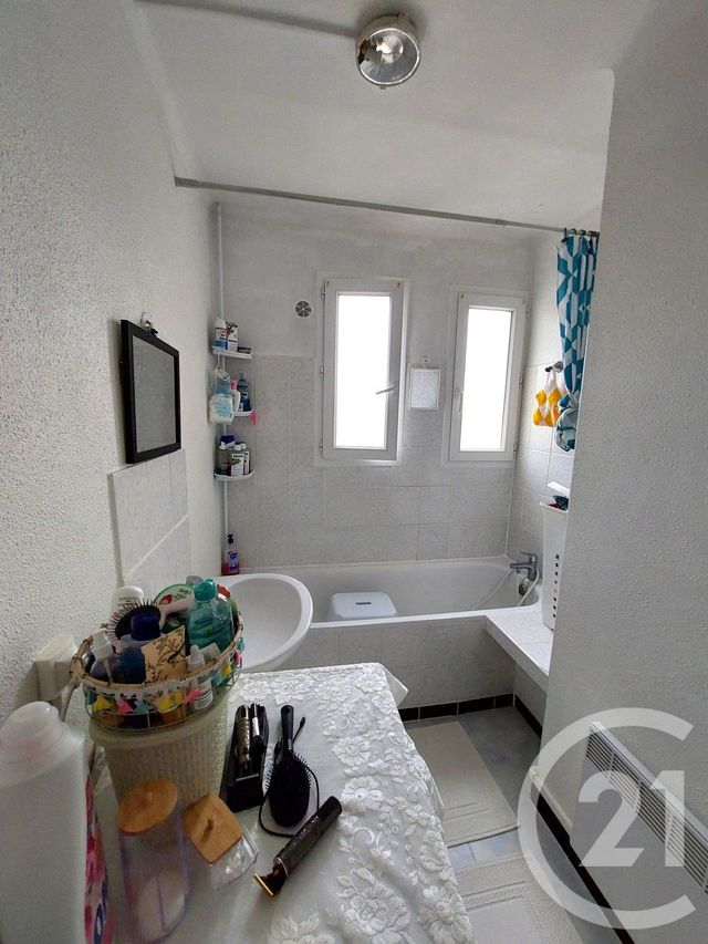 Appartement F4 à vendre - 4 pièces - 66,40 m2 - Ales - 30 - LANGUEDOC-ROUSSILLON