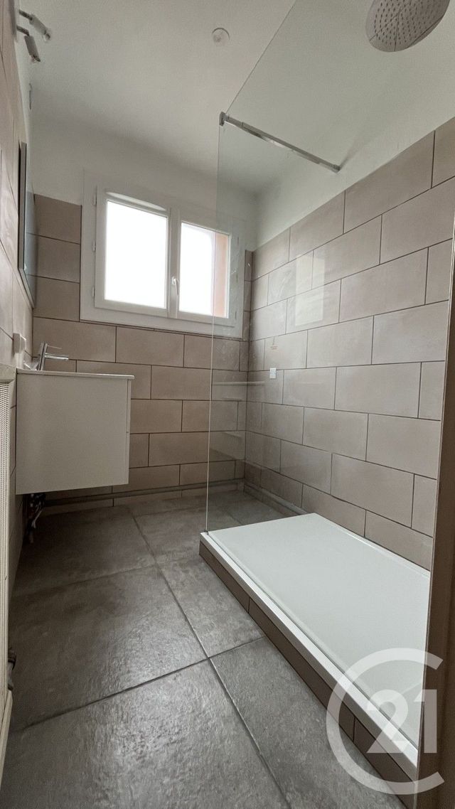 Appartement F3 à louer - 3 pièces - 79,80 m2 - Ales - 30 - LANGUEDOC-ROUSSILLON
