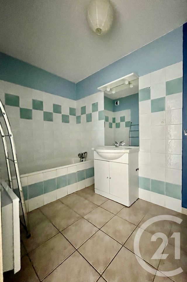 Appartement F2 &agrave; louer - 2 pi&egrave;ces - 47 m2 - Ales - 30 - LANGUEDOC-ROUSSILLON