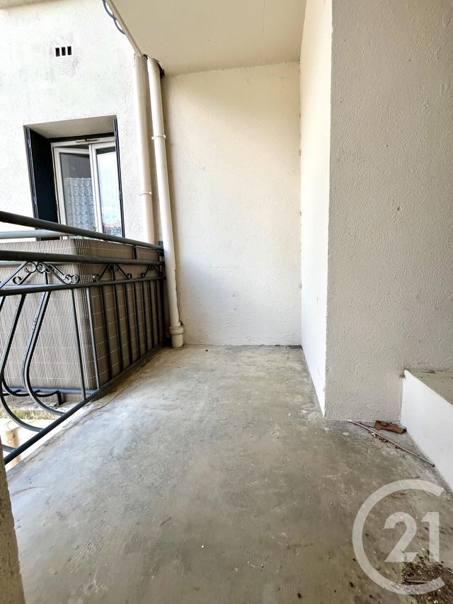 Appartement T4 &agrave; louer - 4 pi&egrave;ces - 83,50 m2 - St Ambroix - 30 - LANGUEDOC-ROUSSILLON
