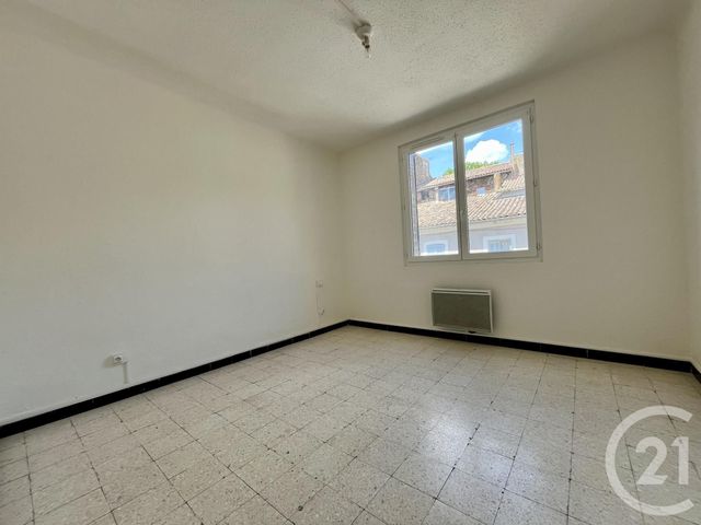 Appartement T4 &agrave; louer - 4 pi&egrave;ces - 83,50 m2 - St Ambroix - 30 - LANGUEDOC-ROUSSILLON